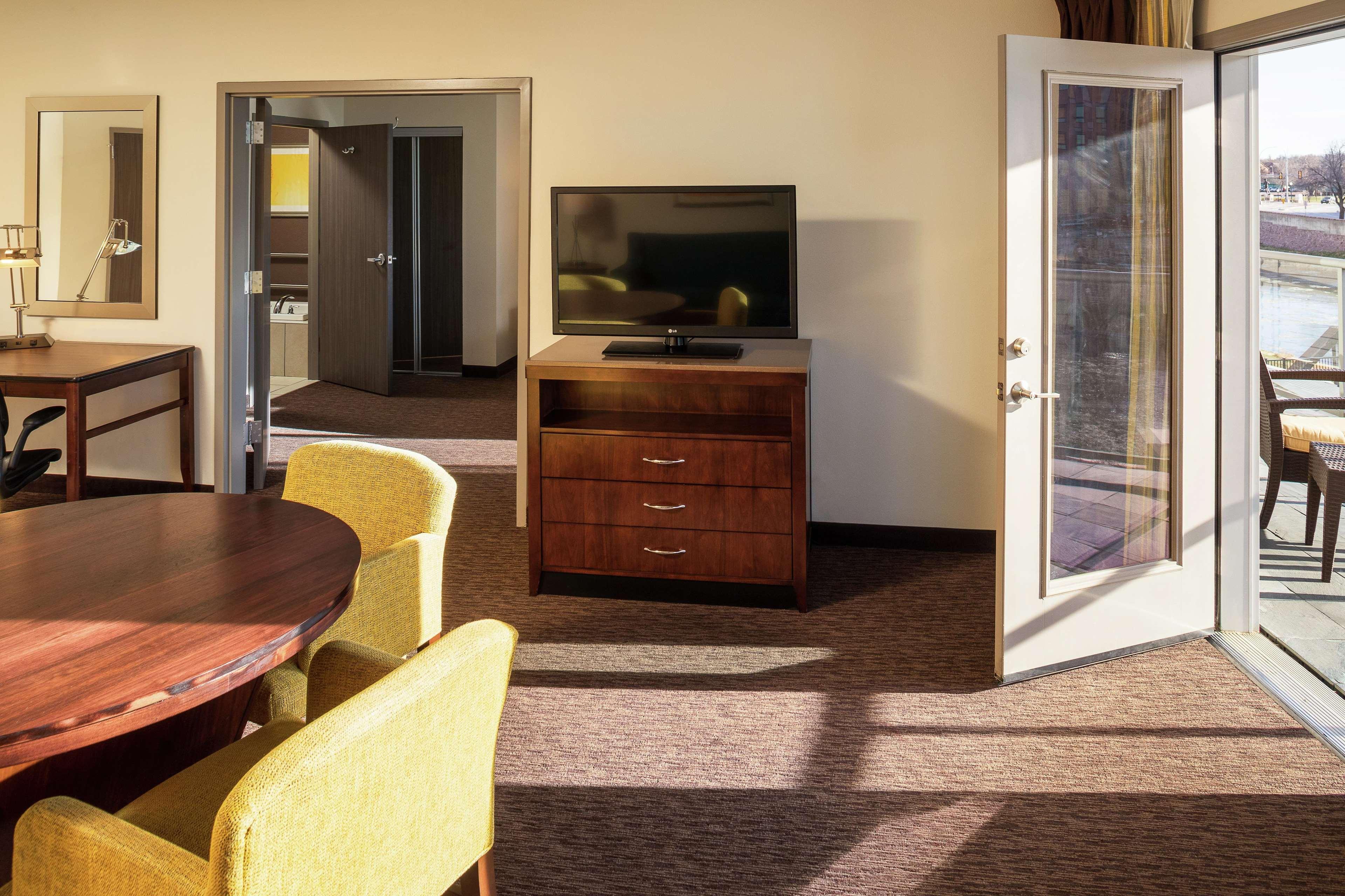 Hilton Garden Inn Sioux Falls Downtown Exteriör bild