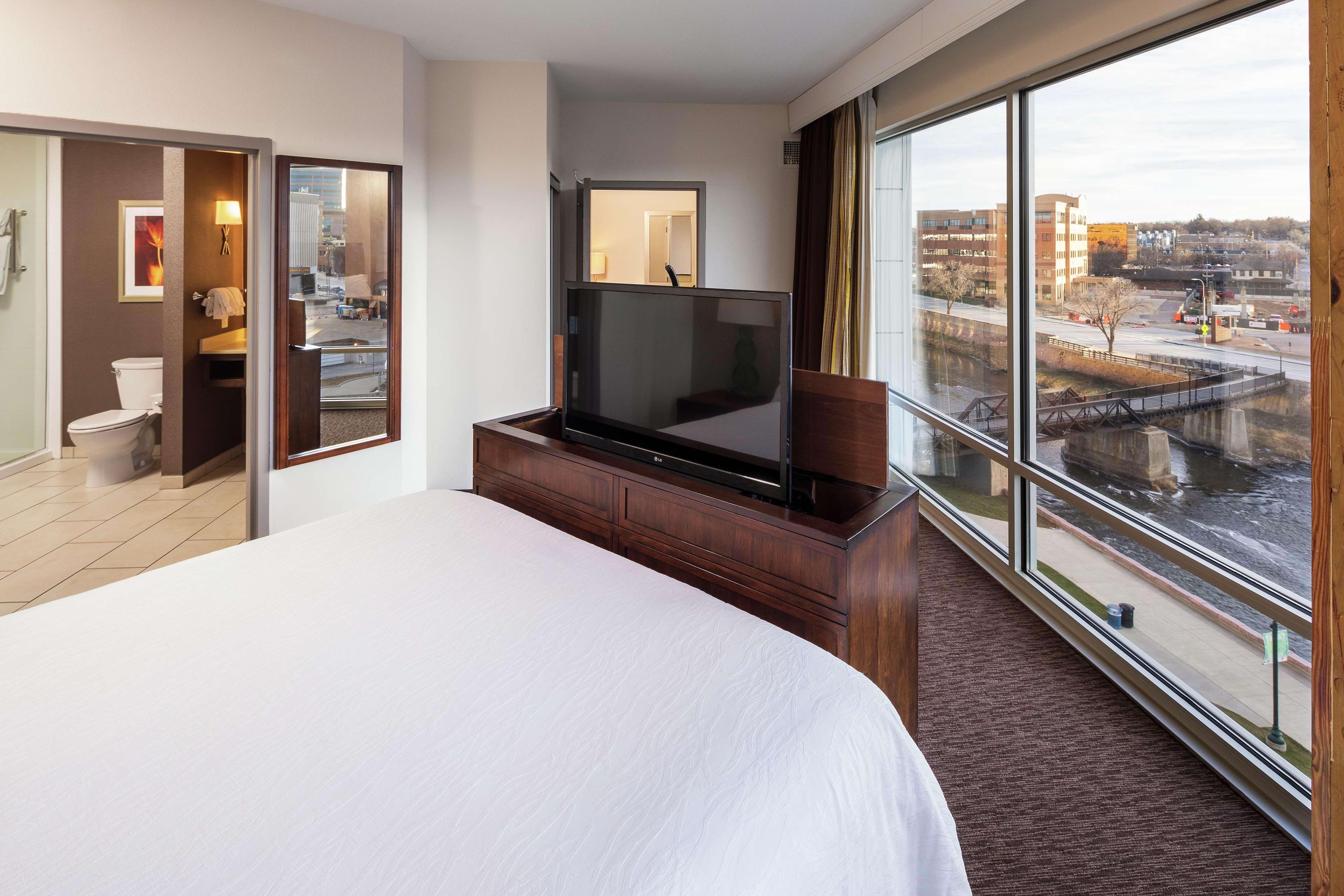 Hilton Garden Inn Sioux Falls Downtown Exteriör bild