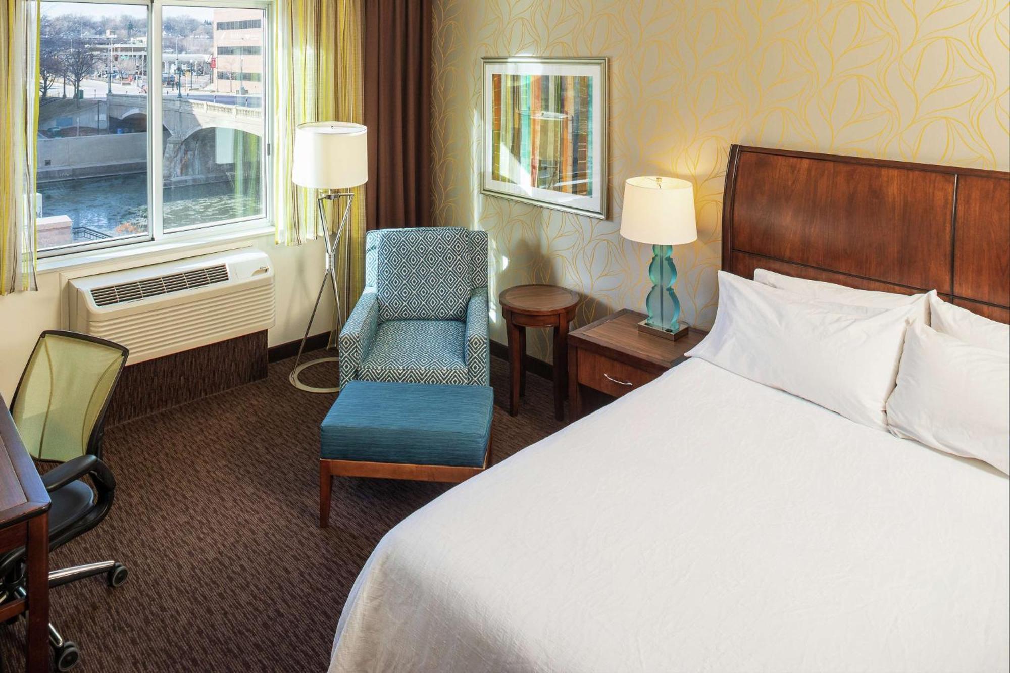Hilton Garden Inn Sioux Falls Downtown Exteriör bild
